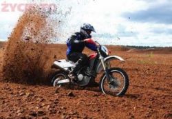 Jazda motocyklem Enduro